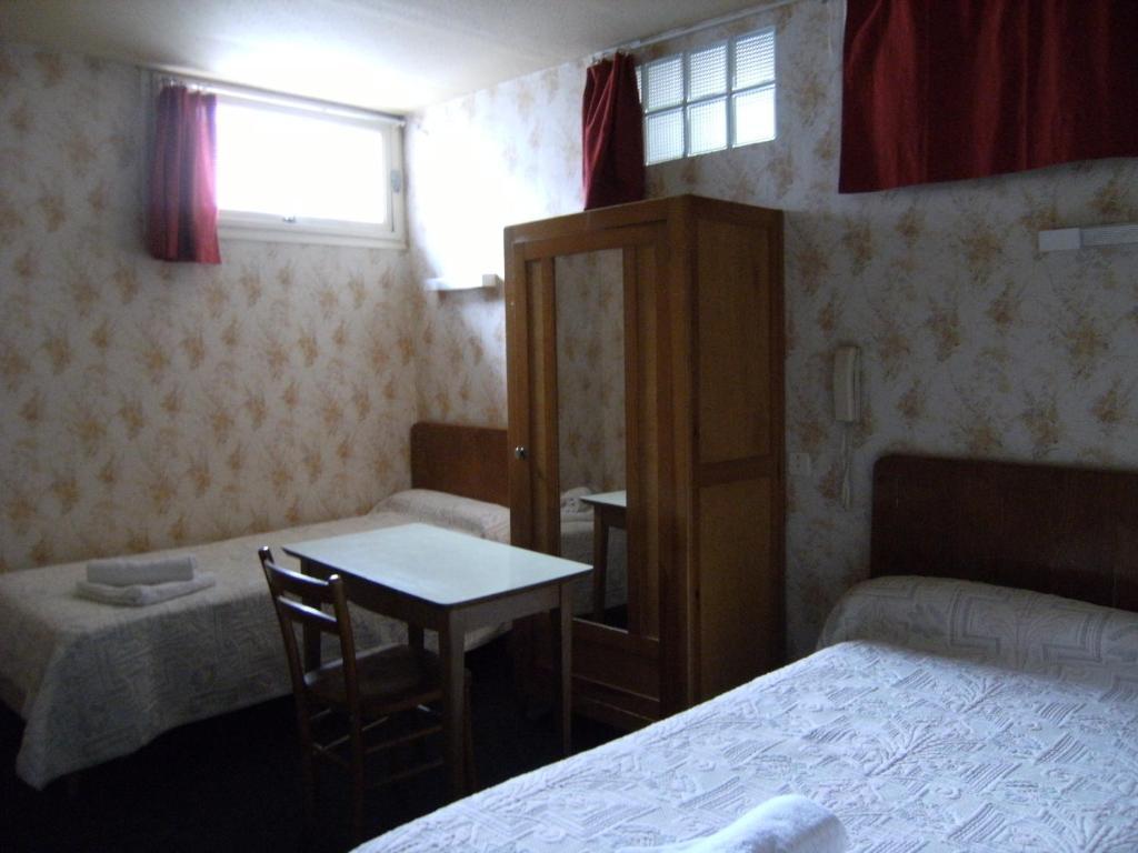 Hotel De Rome 2*